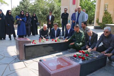 روز خبرنگار در همدان؛ از غبارروبی مزار شهدا تا پای درس اخلاق
