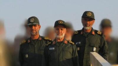  سرداران شهید رشید و تنگسیری در کنار فرمانده نیروی دریایی سپاه + عکس