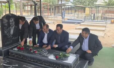 قلمی که ماندگار شد؛ پاسداشت رسالت خبرنگاری بر مزار «خواهشنیک»