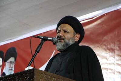  امام جمعه لاهیجان : دنیا مدیون ایستادگی ایران در برابر آمریکا است