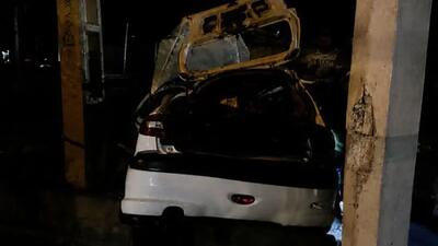 2 کشته در برخورد مرگبار پژو ۲۰۶ با تیر سیمانی در میانه