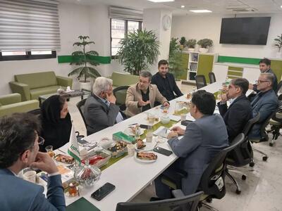 برگزاری چهارمین نشست هم اندیشی مدیران بیمه البرز با رؤسای تشکلهای صنفی نمایندگان