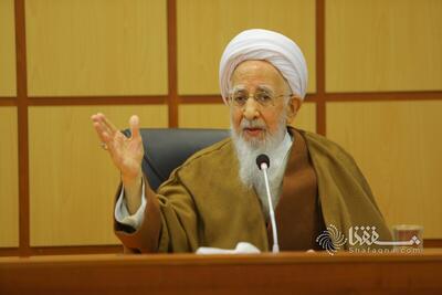 حضرت آیت الله جوادی آملی: اگر کسی در باند بازی ها و خبرفروشی ها عادت بکند دیگر از دروغ گفتن ارتزاق خواهد کرد/ اگر رسانه های ما راستگو شدند آنگاه می توانند جلوی خیلی از رسانه های بیگانه را بگیرند