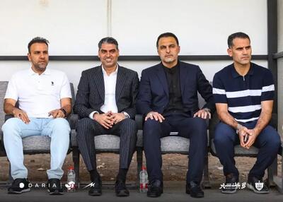 بازار داغ آغوش و خوشوبش در حاشیه بازی پرسپولیس