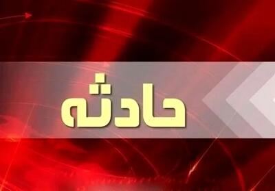 نجات معجزهآسای کارگر جوان از عمق ۱۵ متری چاه پس از سقوط تجهیزات سنگین