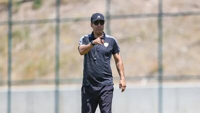 تصویر جالب پسران مهدی تارتار در کنار سرمربی جدید پرسپولیس