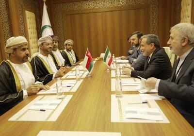 عضو کمیسیون امنیت ملی: مذاکرات ایران و عمان درباره تنگه هرمز در آستانه نهاییشدن است / عمانیها پذیرفتهاند که بهطور موقت از مسیر جنوبی استفاده نشود / در حال حاضر دو کشور بر روی مسیر مشخصی که مورد نظر ایران نیز هست و به عنوان مسیر پیشنهادی مطرح شده، تمرکز کردهاند