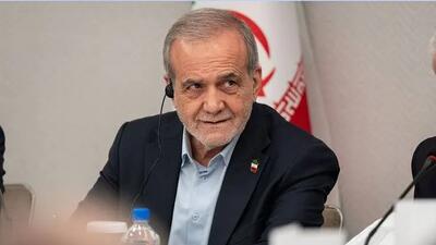 ادعای روزنامه کیهان: پزشکیان به جای اینکه فداکاری مردم در تجمعات شبانه را تکریم کند آن را نادیده میگیرد