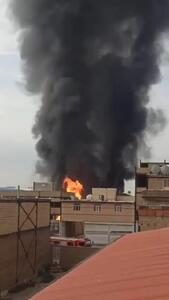  آتش‌سوزی در یک واحد صنعتی «نصیرآباد» رباط‌کریم/ ۴ نفر مصدوم شدند