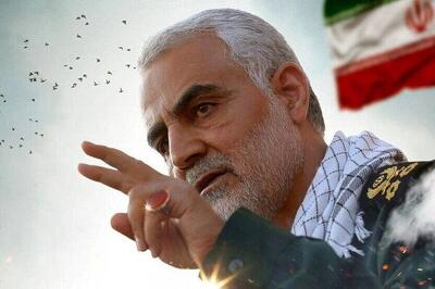 ببینید/شوخی حاج قاسم با یک خبرنگار؛ داری با من مصاحبه می کنی؟!