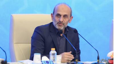 خبرنگار چشم بیدار جامعه و زبان گویای روزگار خویش است