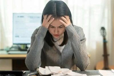 فشار اقتصادی مداوم چگونه مغز و اعصاب را تحت تأثیر قرار میدهد؟