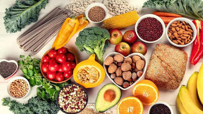 ۷ غذای سالم برای کنترل قند خون؛ چه بخوریم و چه چیزهایی را کمتر کنیم؟