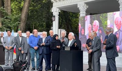 سردیس استاد فرشچیان رونمایی شد