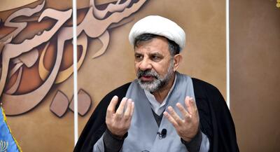 «پنج راه برای شناخت پیامبر اکرم(ص)» استاد مهریزی در گفت وگو با شفقنا: پیامبر(ص) در برابر مردم «متواضع» بود و مقابل «حقستیزی» میایستاد/ پیامبر(ص) «فاصله طبقاتی» میان خود و مردم را نفی میکرد/ «تشریفات، امتیازات ویژه و احساس برتری» با روح حاکم بر سیره پیامبر(ص) سازگار نیست / رابطه حضرت با مردم، مبتنی بر «قیّممآبی، سلطه و تحکّم» نبود بخش اول