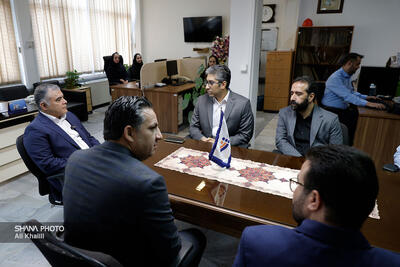 بازدید وزیر نفت از رسانههای روابط عمومی وزارت نفت