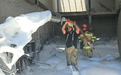 حریق در کارگاه تولید الکل صنعتی در جاده خاوران