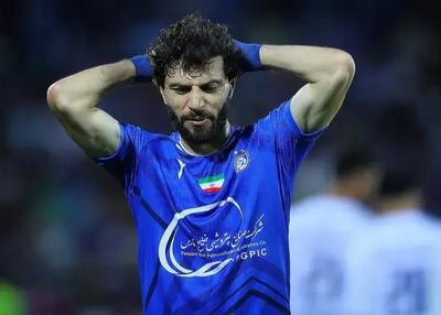 چشمم در استقلال دنبال پیراهن رامین رضاییان نبود