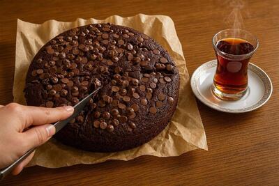 طرز تهیه کیک خرما، سالم و رژیمی با ۱۰ تا خرما و ۳ تا تخم مرغ