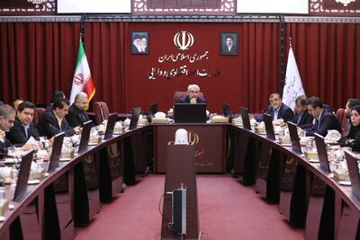 وزیر اقتصاد: حمایت از تولید و بنگاههای اقتصادی در نظام تامین مالی تسریع شود