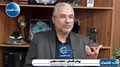 در جنگ ۸ ساله با عراق، هم کالاها ارزان بود و هم وفور کالا وجود داشت، آن زمان هم مردم هیچ وقت احساس کمبود کالا نکردند