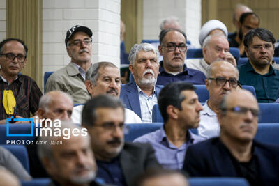 تصاویری از اسحاق جهانگیری و محمود واعظی در یک مراسم ختم/ کدام دولتمردان پزشکیان آمدند؟/ محسن هاشمی هم بود+ عکس