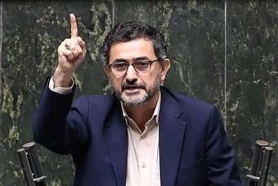  مجتبی زارعی، نماینده مجلس: امروز دو نماینده پر سر و صدای تهران با تهدید ضمنی محسن رضایی، دبیر جدید شورای عالی امنیت ملی، خواستار تجدید مصوبات و مکتوبات ابلاغی شعام شدند/ این دو تذکر دریافت کردند که مگر می‌شود مصوبات شعام بی اذن [رهبری] قابلیت اجرایی پیدا کرده باشند؟!