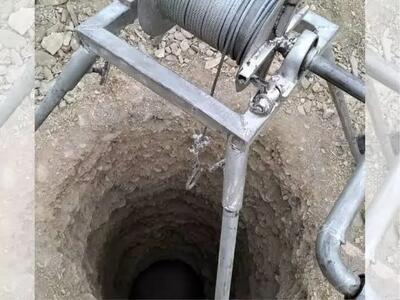 مصدومیت کارگر چاهکن بر اثر سقوط دستگاه بالابر برقی