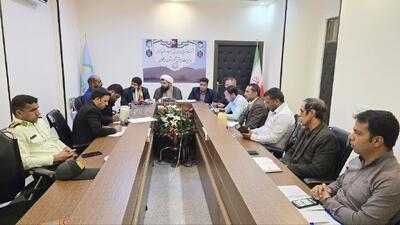  امام جمعه فهرج: خبرنگاران برای حل معضلات اجتماعی راهکار ارائه دهند 