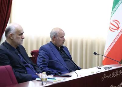 سه شاید تاج برای دادن جام قهرمانی به استقلال