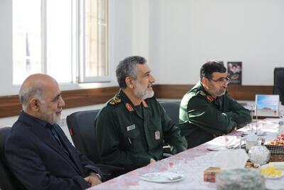 تصویر منتشرنشده از سرلشکر عبداللهی در کنار شهیدان محمود باقری و حاجیزاده