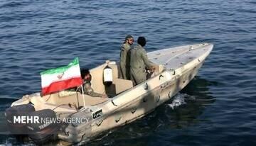 توقیف شناور حامل تجهیزات ماهواره ای در بندرلنگه
