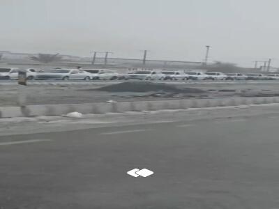 صف چندکیلومتری پمپبنزین در رودان با گرمای ۵۰ درجه
