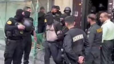 لحظه انتقال گروگانگیر خیابان ولیعصر تهران توسط پلیس نوپو