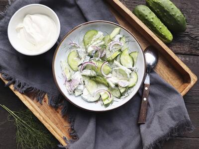 طرز تهیه ی سالاد خیار مخصوص و فوق العاده خوشمزه