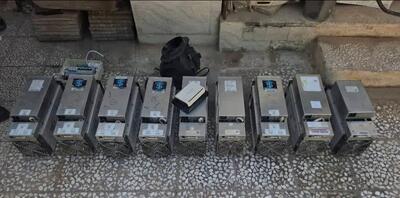 کشف و توقیف ۱۴ دستگاه ماینر غیرمجاز در قم