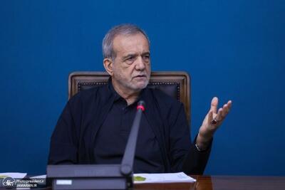 بهرهبرداری از پنلهای خورشیدی ۱۲۰۰ مدرسه در سطح استان تهران با حضور پزشکیان