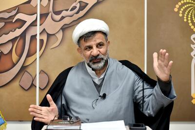 «جایگاه عدالت و اخلاق از منظر پیامبر(ص)» استاد مهریزی در گفت وگو با شفقنا: پیامبر اکرم(ص)، هدف بعثت خود را تکمیل «مکارم اخلاق» میداند/ دعوت اخلاقی پیامبر(ص) بر جنبه حکومتی ایشان ترجیح دارد/ اخلاق فقط مرحلهای بالاتر از عدالت نیست؛ شرط تحقق عدالت است/ اگر انسانها «اخلاقی» نباشند، «عدالت» هم میتواند ابزار امیال آنها شود/ هدف مشترک همه پیامبران «قیام مردم به قسط» است بخش دوم