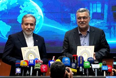 عکس: تفاهم وزرای بهداشت و خارجه برای بازسازی زیرساختهای آسیبدیده از جنگ