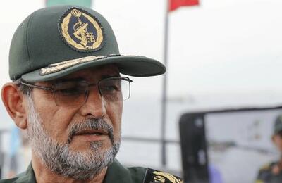 پارسال، همین شبها؛ خادمی سردار شهید تنگسیری در شب شهادت امام رئوف در مشهد