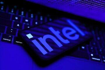 اینتل در اوج محبوبیت هوش مصنوعی سهام جدید میفروشد