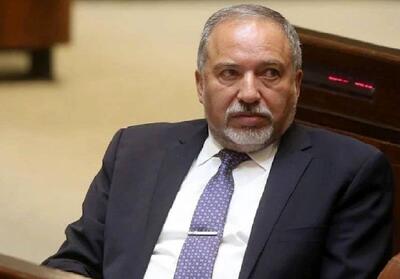 شکاف در تلآویو عمیقتر شد/ لیبرمن خواستار برکناری وزیر جنگ اسرائیل شد