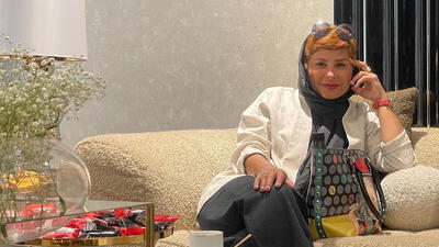 فیلم/ نگاهی به چیدمان منزل شاهانه و مجلل سیما تیرانداز، انیسِ سریال ستایش/ از پردهها و لوسترهای اعیانی تا فرش گلبهی و کابینتهای چوبی