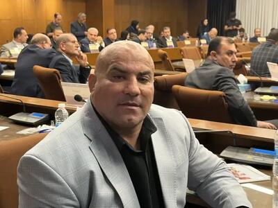  قهرمان نوستالژیک مردان آهنین برنده انتخابات شد
