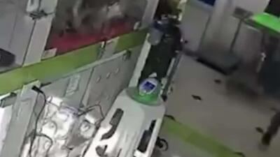 همه را تخلیه کنید!: کارکنان یک کلینیک دامپزشکی در کلمبیا در هنگام وقوع زلزله اینگونه واکنش نشان دادند