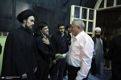 فرزند سیدحسن خمینی در مراسم ختم مادربزرگش