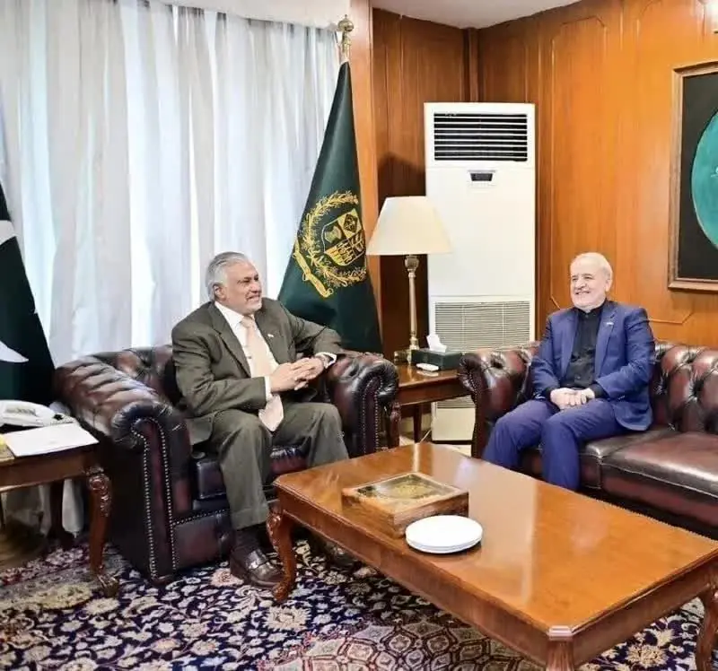 وزیر خارجه پاکستان و سفیر ایران در اسلام آباد گفتوگو کردند +جزئیات