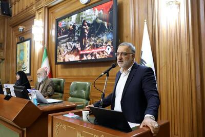زاکانی: زمانی که میخواستند برای رهبر انقلاب بخیه بزنند و داروی بیهوشی یا بیحسی تجویز کنند، دغدغه اصلی ایشان نماز بود