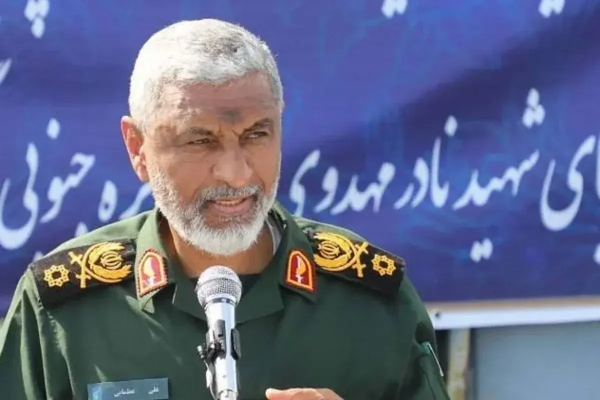 دریادار عظمایی، فرمانده نیروی دریایی سپاه: تنگه هرمز بسته و تسلط ما بر تحرکات کامل و قاطع است/ هیچ تحرکی در این تنگه از چشم رزمندگان ایرانی دور نمیماند/ واقعیت را باید در میدان دید، نه در اظهارات مقامات آمریکایی