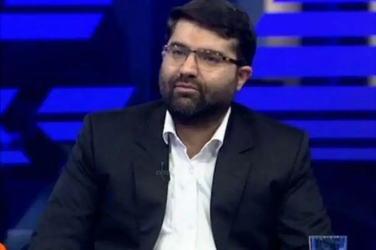 سقاب اصفهانی، رئیس سازمان بهینهسازی درباره بنزین ۸۷ هزار تومانی: یک سری مدیران در خارج از چارچوبهای مورد نظر عمل کردند؛ نمیشود که ما چنین تصمیماتی را به صورت خلقالساعه تولید کنیم/ فعلاً هیچ تصمیمی برای تغییر نرخ بنزین گرفته نشده/ یک الگوی «افزایش قیمت به صورت تدریجی» وجود دارد که بر روی آن گفتوگو خواهیم کرد/ دولت برای بنزین ۳ برنامه جدی دارد که روزهای آخر تصمیمگیری در مورد آن است